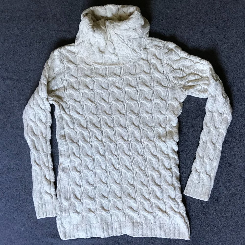 Forever 21, cotton-blend, cable-knit cream sweater